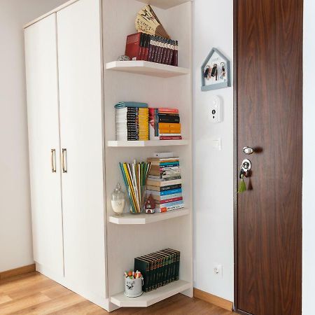 Cozy Flat In The Heart Of The City Орадеа Екстериор снимка