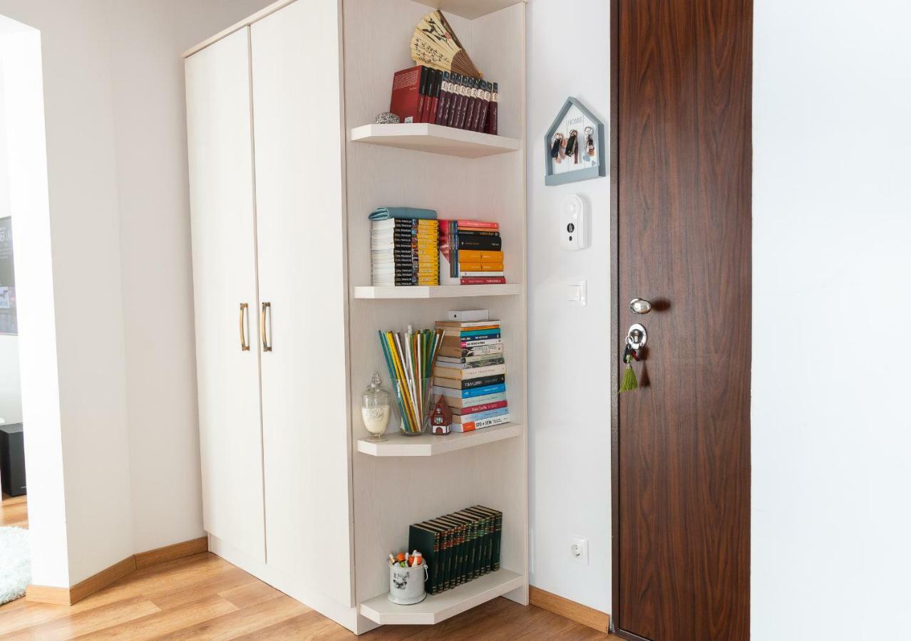 Cozy Flat In The Heart Of The City Орадеа Екстериор снимка
