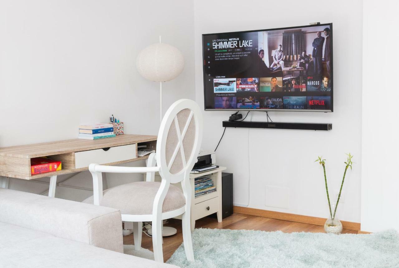 Cozy Flat In The Heart Of The City Орадеа Екстериор снимка